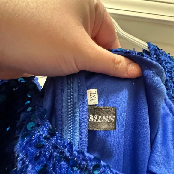 Prom/Pageant Dress - Picture 2 of 5